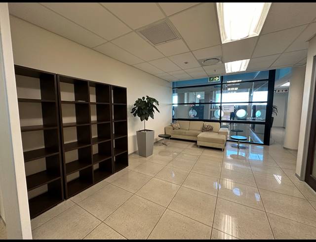 222M² OFFICE TO LET IN SANDTON CENTRAL